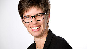 PD Dr. Kers­tin Droß-Krü­pe
