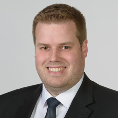 Portrait photo of Professor Doctor Matthias Söllner