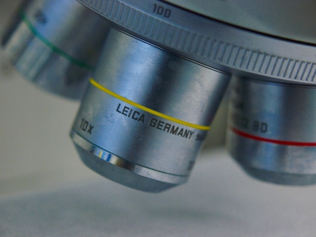 [Translate to English:] Foto: Leica DMR Mikroskop