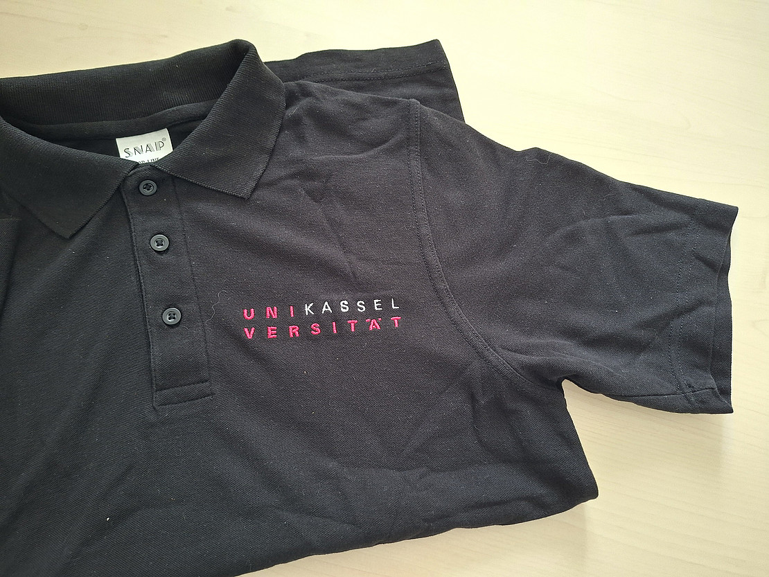 Poloshirt mit Uni Kassel-Logo