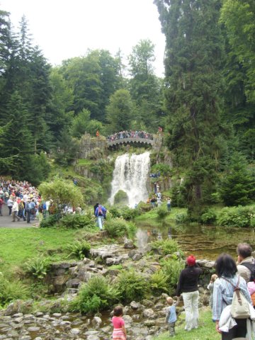 kasseltrickfountainsinthemountainparkwilhelmshoehe.jpg