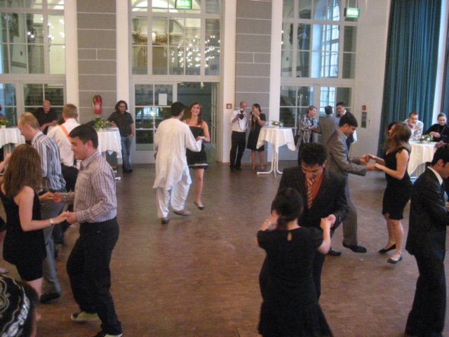 isustudentspresentinggermanfolkdance.jpg