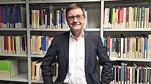 Bünstorf vor Büchern