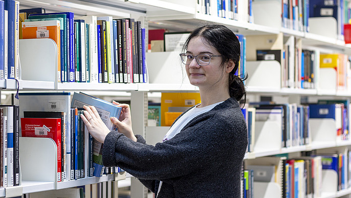 Ausbildung Fachangestellte/ein Fachangestellter für Medien- und Informationsdienste, Fr. Stahl