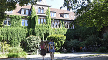 Das Foto zeigt den historischen Campus in Witzenhausen. Foto: Uni Kassel