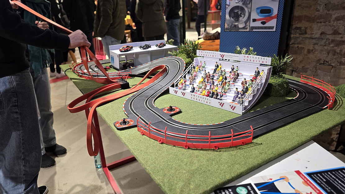 Blick auf die Carrerabahn in der Ausstellung