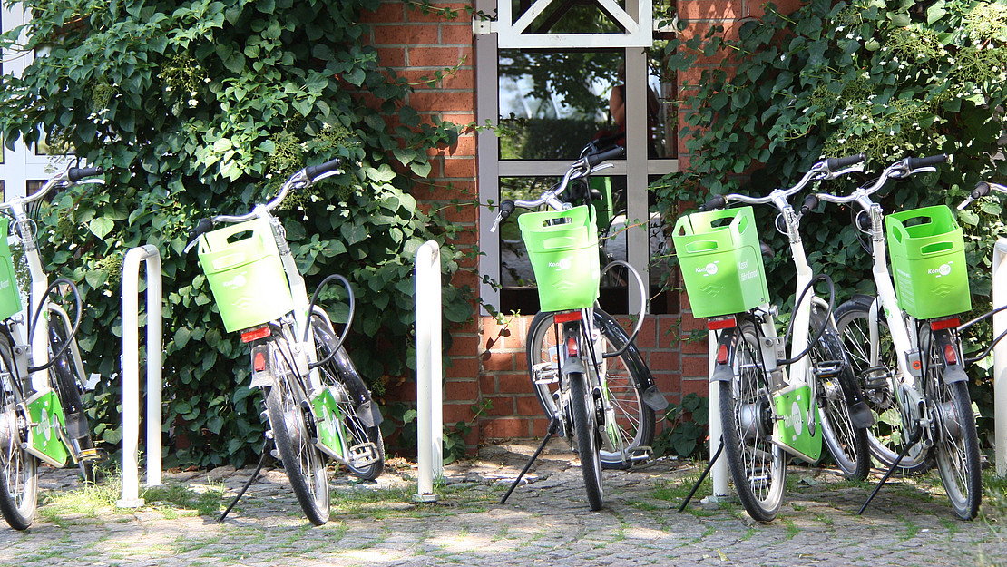 Das Foto zeigt Fahrräder am HoPla