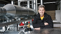 Energy efficiency manager Dirk Schnurr with the new system.
