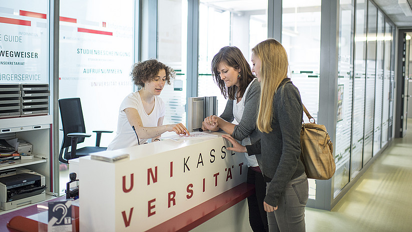 Consultation situation at the information desk in the Campus Center